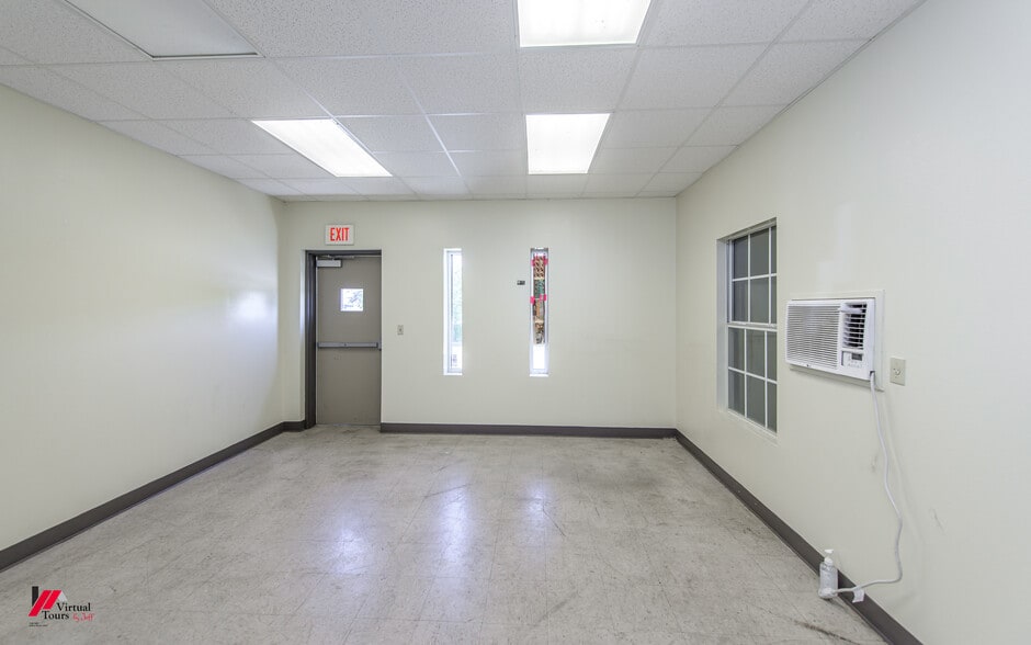 More Photos Of 4120 Metro Dr, Shreveport Warehouse For Lease