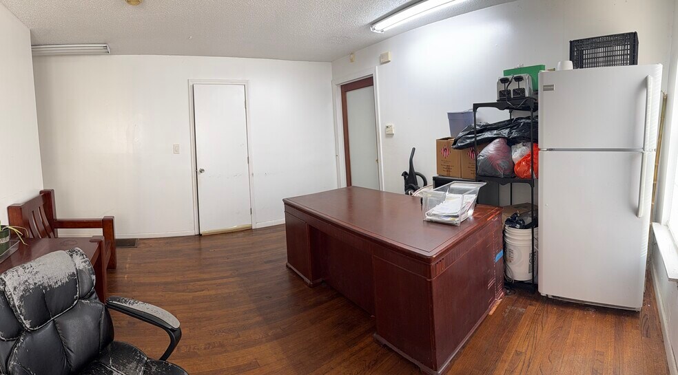 More Photos Of 3139 Shallowford Rd NE, Chamblee Office For Sale