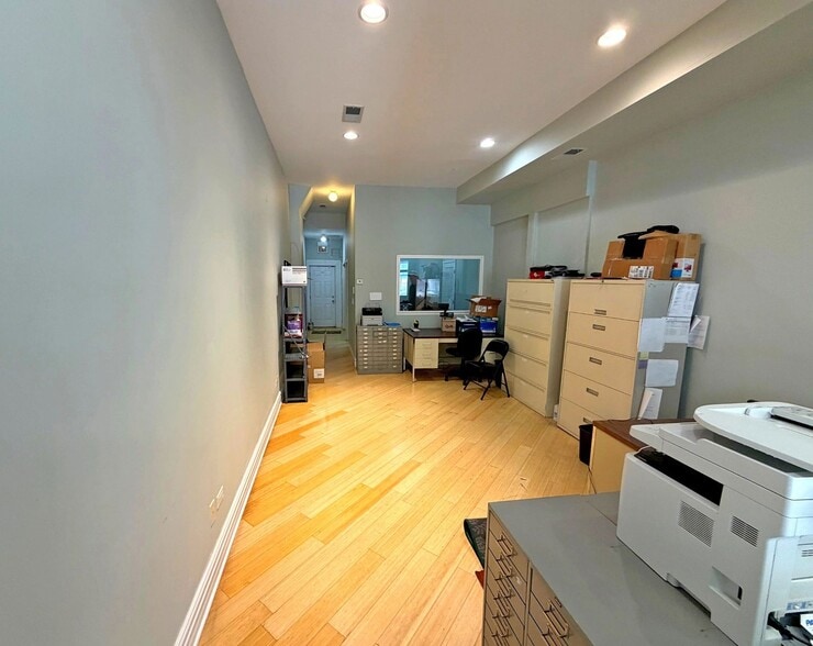 More Photos Of 953 N Ashland Ave, Chicago Storefront Retail Residential For Sale