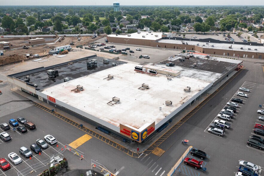 More Photos Of 2000 Hempstead Tpke, East Meadow Unknown For Lease