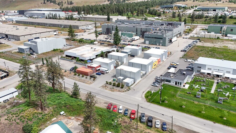 More Photos Of 9013-9021 Jim Bailey Rd, Kelowna Manufacturing For Sale