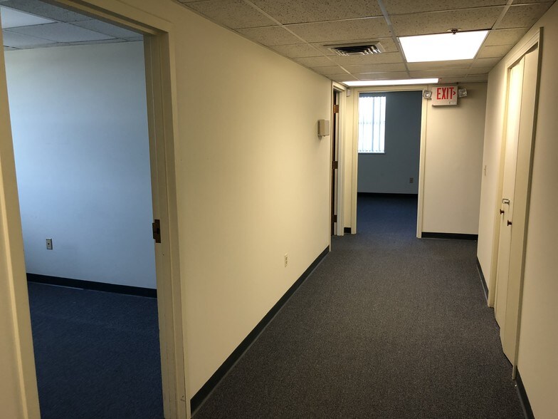 More Photos Of 425 Union St, West Springfield Office For Lease