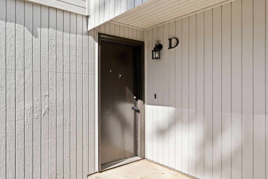 More Photos Of 14623 NE Coast Pine Ct, Vancouver Apartments For Sale