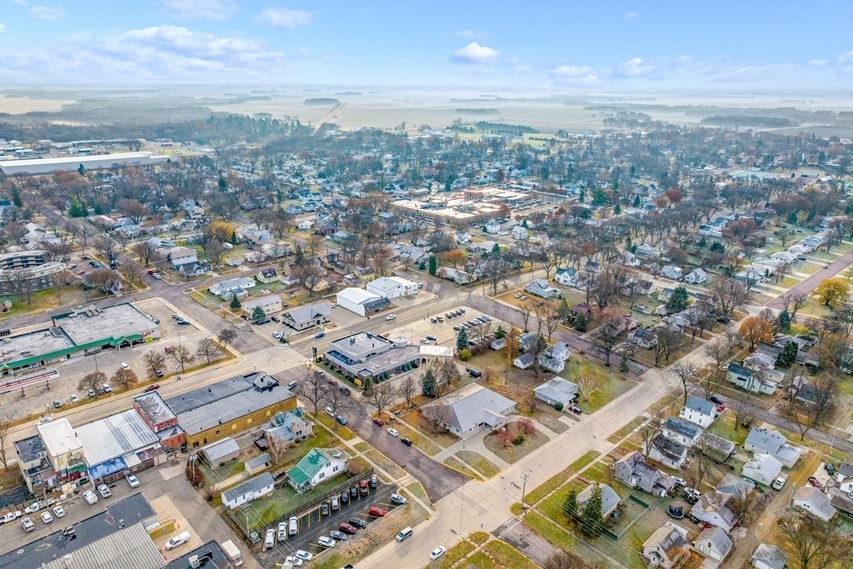 More Photos Of 311 S Nicollet St, Blue Earth Healthcare For Sale