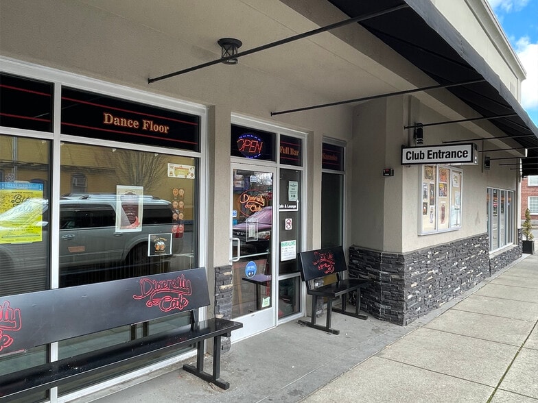More Photos Of 2104 Main St, Forest Grove Storefront For Sale