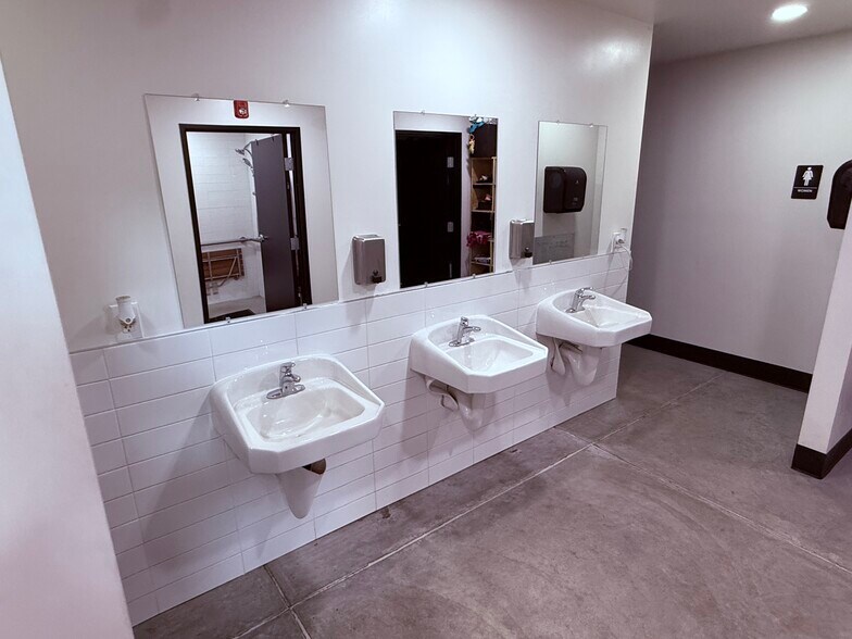 More Photos Of 559 E 4th St, Reno Storefront For Lease