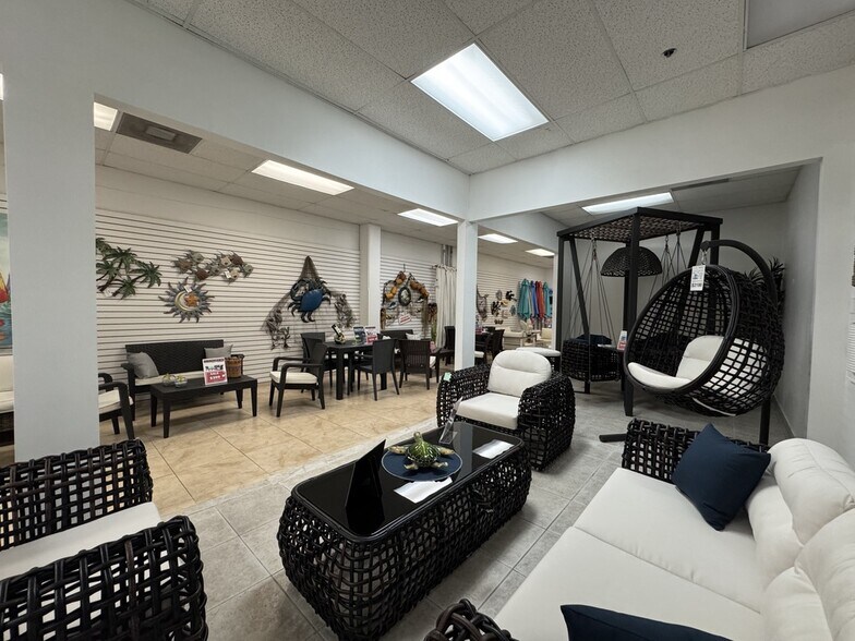 More Photos Of 4900 NW 167th St, Miami Gardens Warehouse For Sale