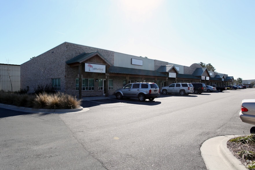 More Photos Of 6626 Gordon Rd, Wilmington Office For Sale