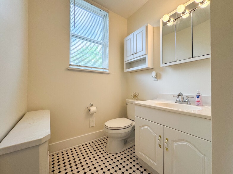 More Photos Of 105 S 5th St, Duquesne Specialty For Sale