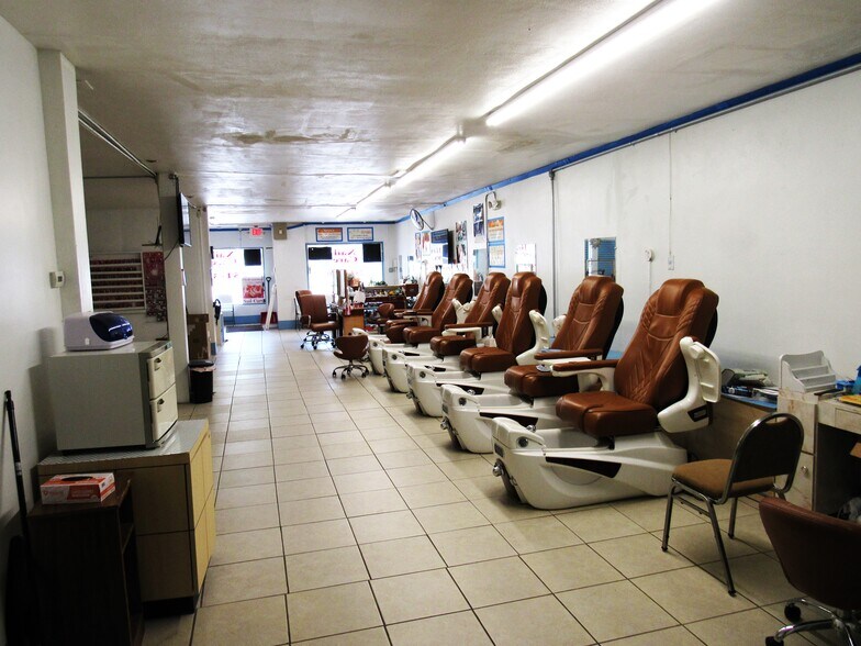 More Photos Of 730 E Edwardsville Rd, Wood River Restaurant For Sale