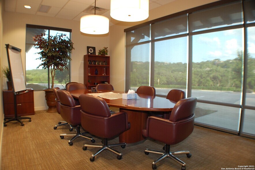 More Photos Of 6827 Camp Bullis Rd, San Antonio Medical For Lease
