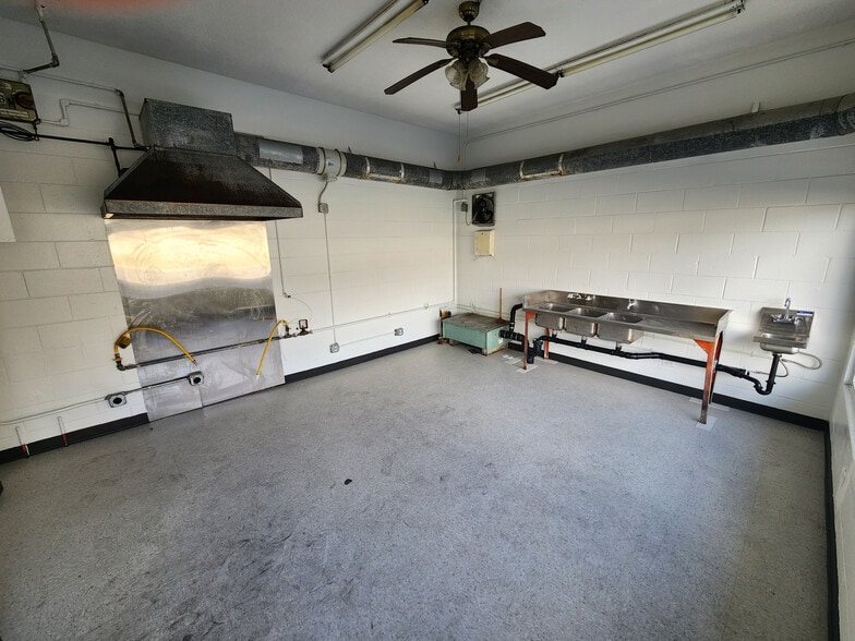 More Photos Of 1989-1997 Pauoa Rd, Honolulu Storefront Retail Residential For Lease