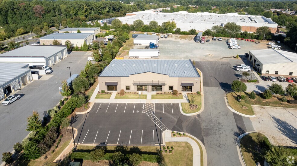 More Photos Of 3125 Garner Station Blvd, Raleigh Flex For Lease