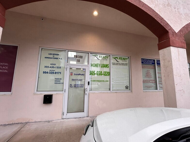 More Photos Of 19300 W Dixie Hwy, Miami Office For Lease