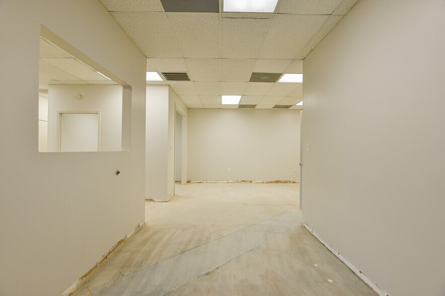 More Photos Of 4124 Highway 278 NE, Covington Office For Sale