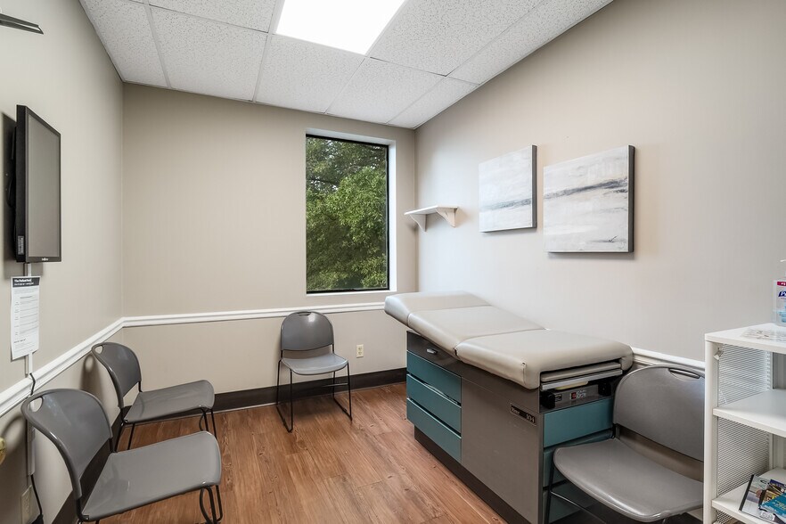 More Photos Of 7672-7680 Airways Blvd, Southaven Medical For Sale