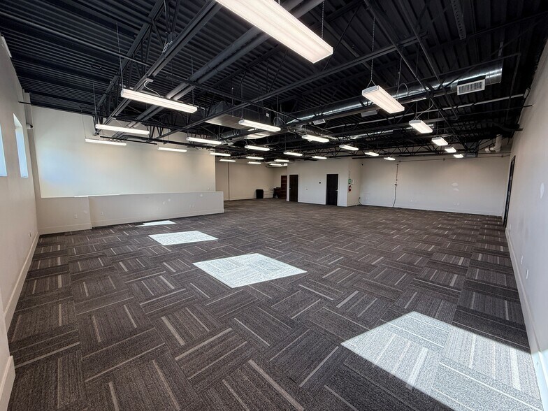 More Photos Of 1550 S Distribution Dr, Salt Lake City Flex For Lease