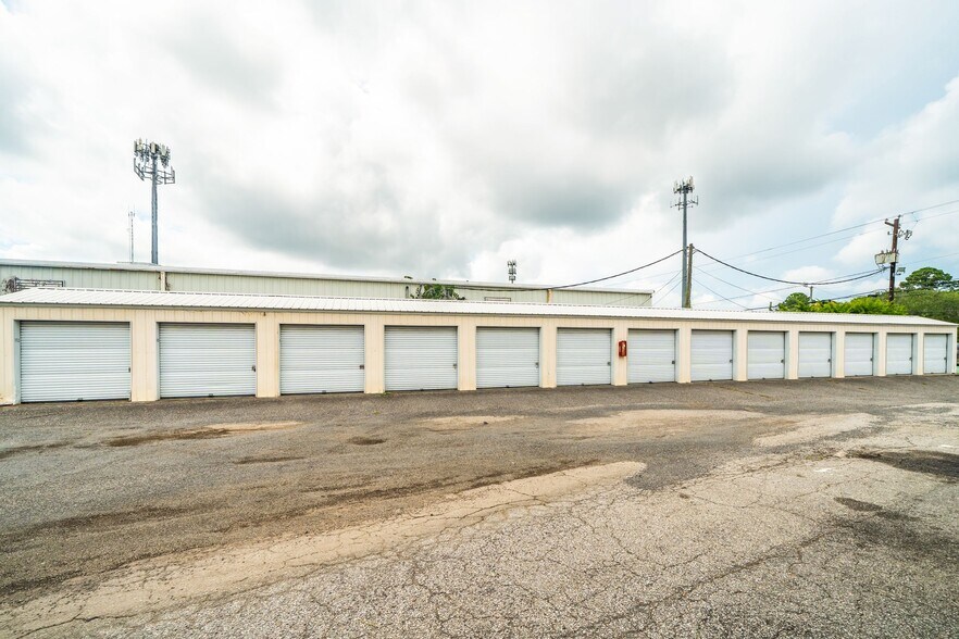 More Photos Of 1719 Signal Point Rd, Charleston Self Storage For Sale