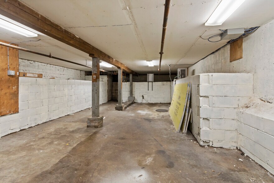 More Photos Of 615 Main St, Hyannis General Retail For Sale