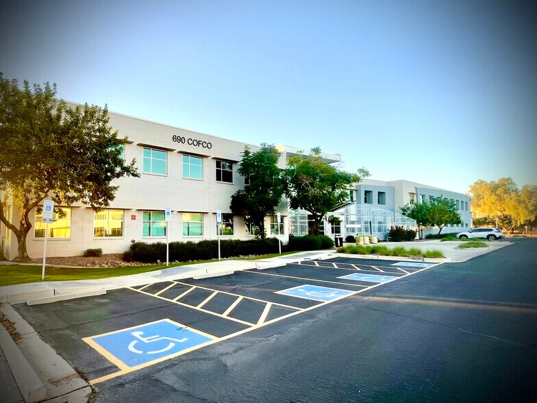 Primary Photo Of 690 N Cofco Center Ct, Phoenix Medical For Lease