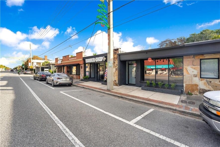 More Photos Of 1313 Edgewater Dr, Orlando Storefront For Lease