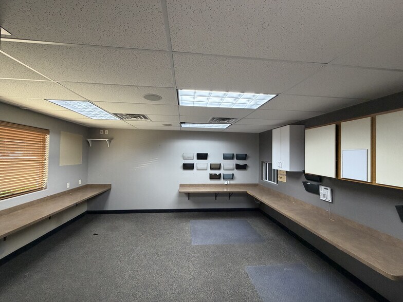 More Photos Of 2306 Clydesdale Dr, Bismarck Storefront For Lease