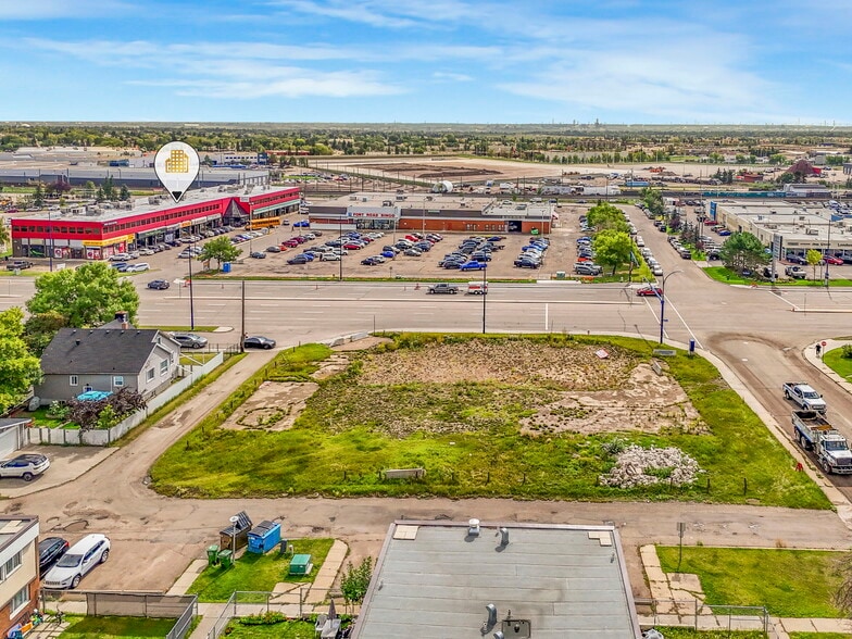 More Photos Of 13408 Fort Rd NW, Edmonton Storefront For Lease