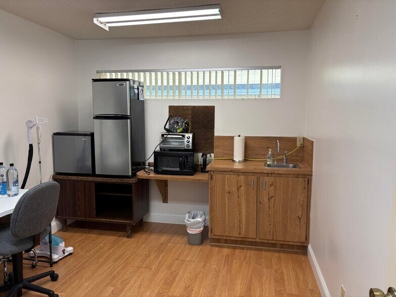 More Photos Of 1900 Nebraska Ave, Fort Pierce Medical For Lease