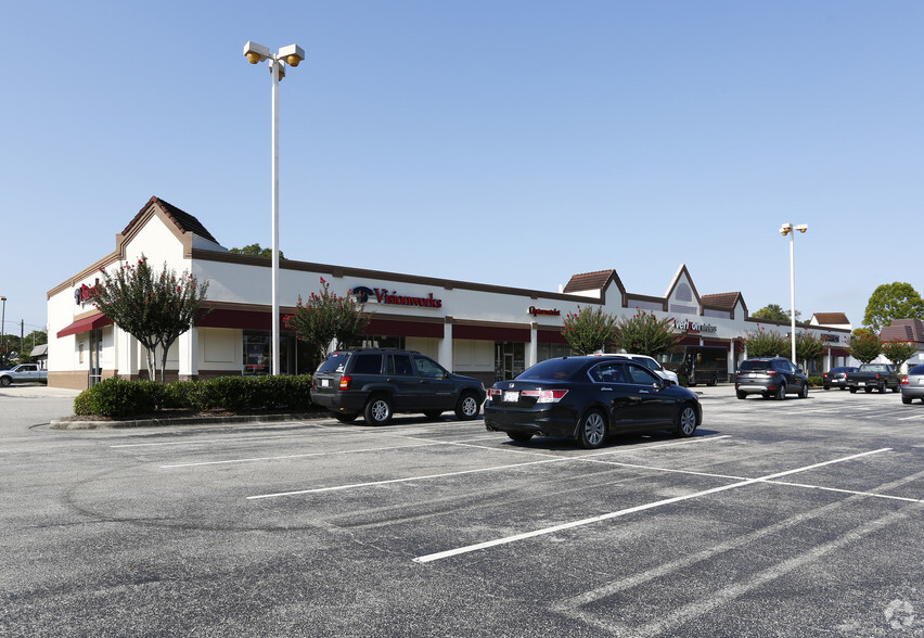 Primary Photo Of 4510-4514 Oleander Dr, Wilmington Freestanding For Lease