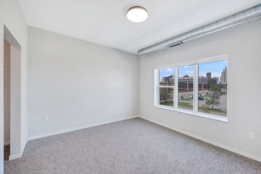 More Photos Of 176 Robert St S, Saint Paul Apartments For Lease