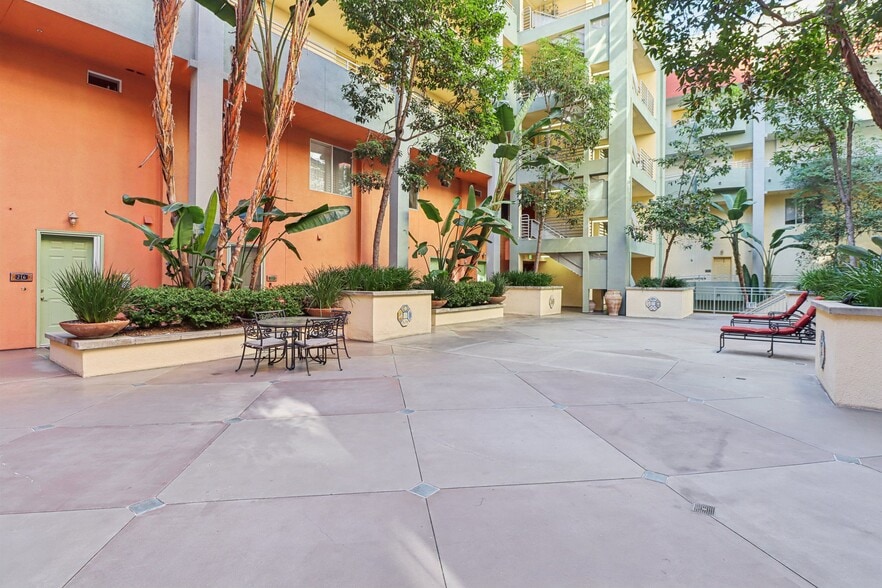 More Photos Of 1501 India St, San Diego Apartments For Sale