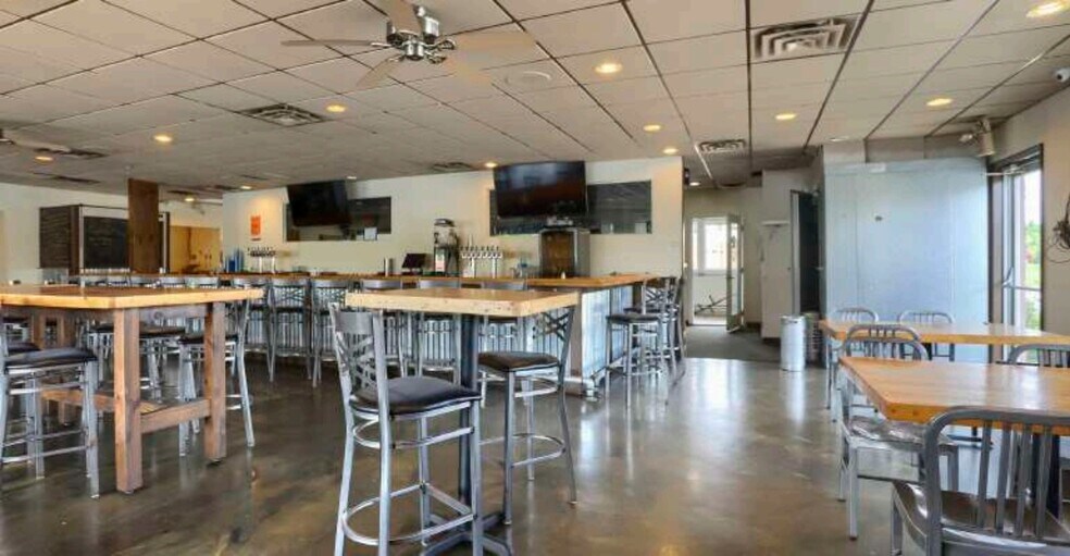 More Photos Of 6 Tristan Dr, Dillsburg Restaurant For Sale