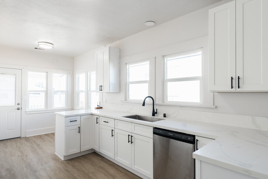 More Photos Of 134-138 5th Ave, Chula Vista Apartments For Sale