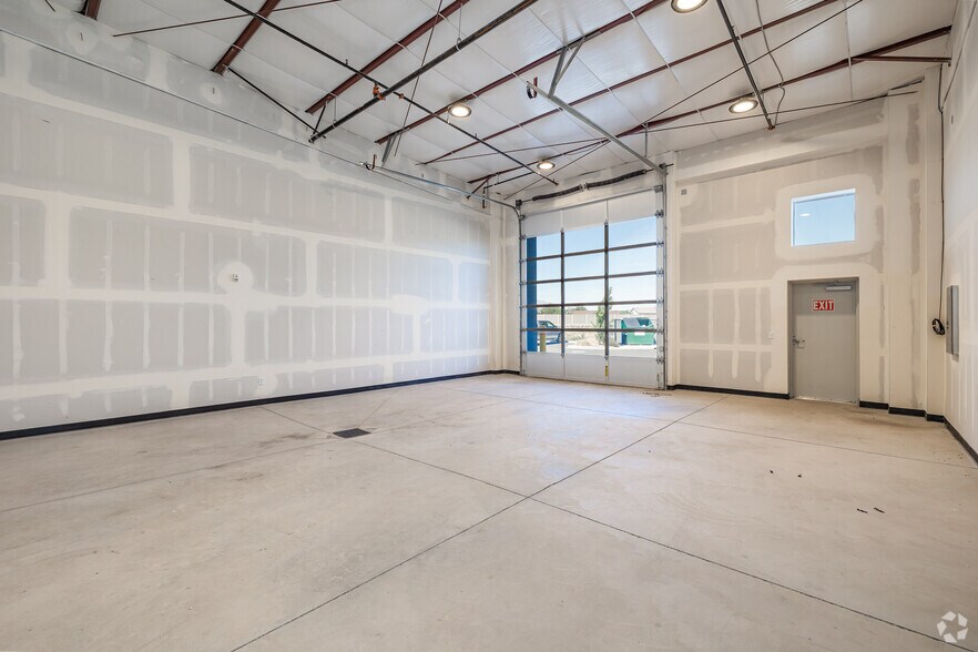 More Photos Of 3747 W Parkway Blvd, West Valley City Warehouse For Lease