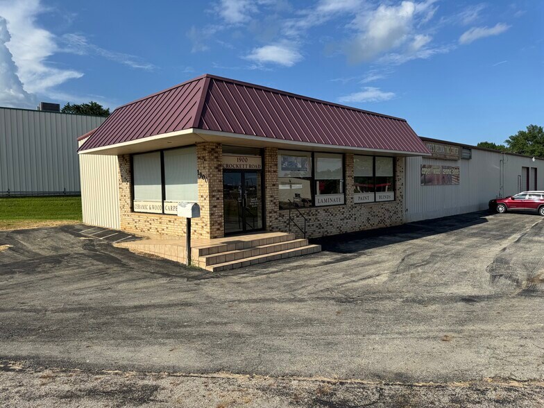 More Photos Of 1900 Crockett Rd, Palestine Storefront For Sale