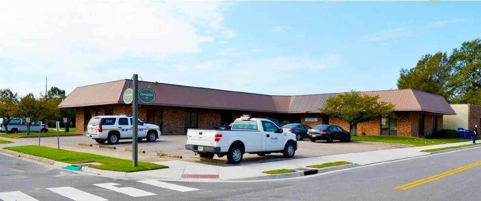 Primary Photo Of 301 Columbia St, Portsmouth Office For Sale