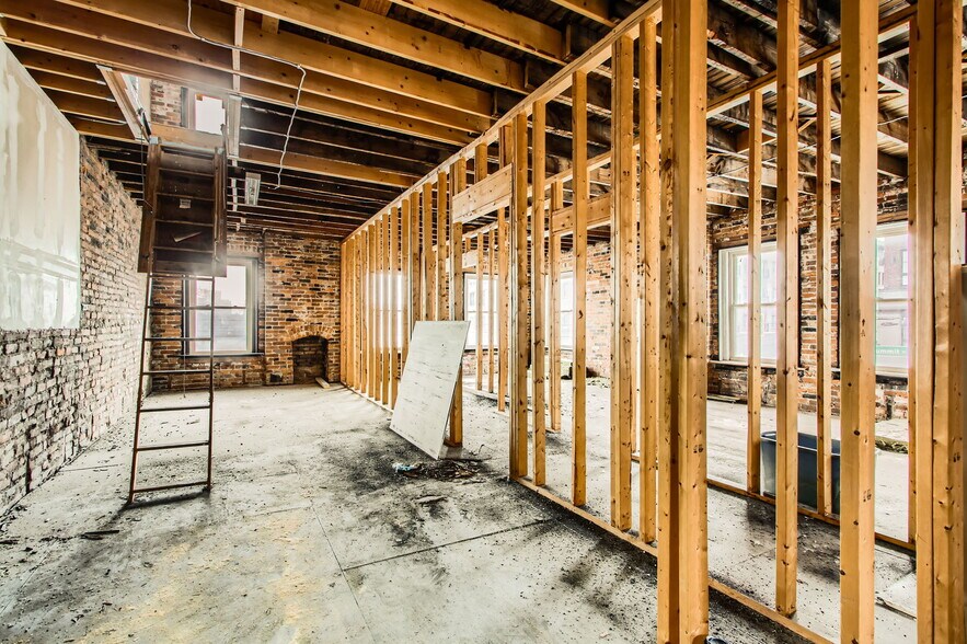 More Photos Of 132 E 5th Ave, Columbus Storefront Retail Residential For Sale