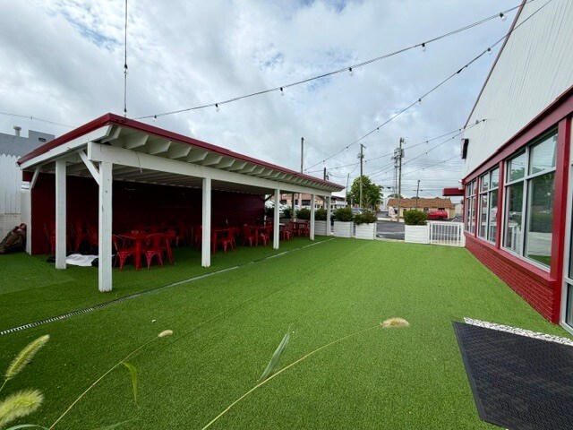 More Photos Of 10305 Taylorsville Rd, Louisville Restaurant For Sale