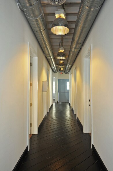 More Photos Of 530 11th St, Miami Beach Loft Creative Space For Sale