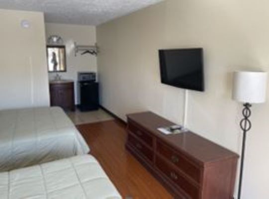 More Photos Of 1325 W Highway 76, Branson Hotel For Sale
