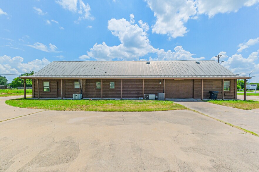 More Photos Of 17857 State Highway 36 S, Somerville Freestanding For Sale