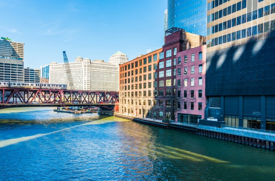 More Photos Of 180 N Wacker Dr, Chicago Loft Creative Space For Sale