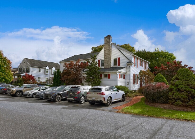 More Photos Of 1547 Oregon Pike, Lancaster Office For Sale