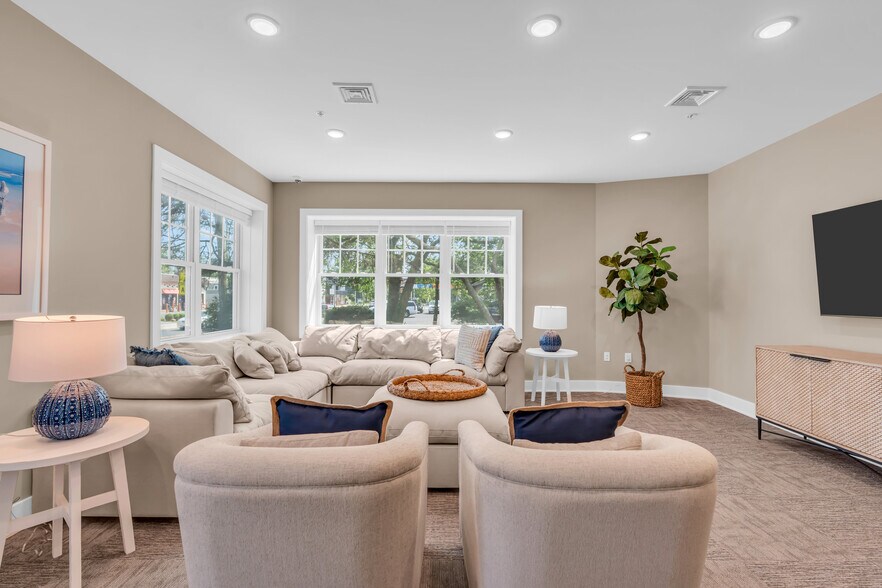 More Photos Of 33 Union Ave, Manasquan Apartments For Sale