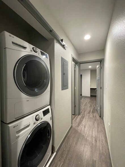 More Photos Of 1317 F St, Sacramento Apartments For Sale