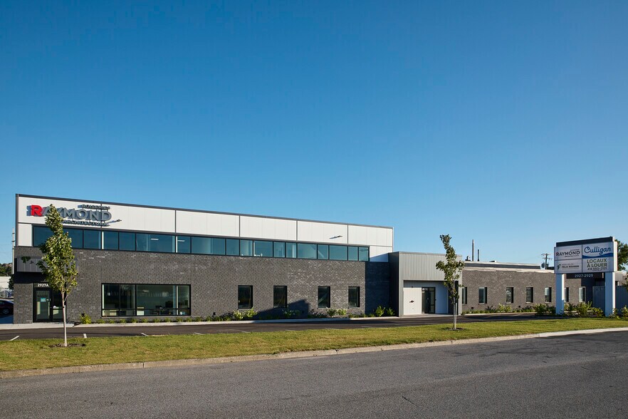 More Photos Of 2927-2929 Av Kepler, Québec Warehouse For Lease
