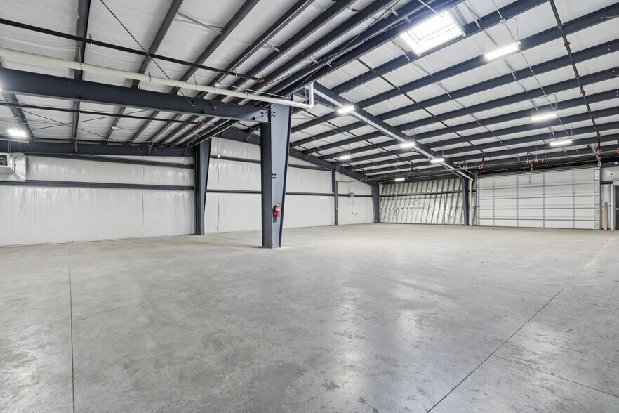 More Photos Of 1675 Las Colonias Dr, Grand Junction Showroom For Lease