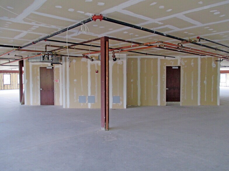 More Photos Of 51 Webb Pl, Dover Office For Sale