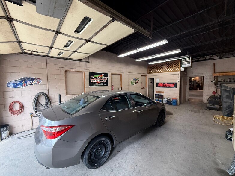 More Photos Of 862 Bartlett Rd, Memphis Auto Repair For Sale
