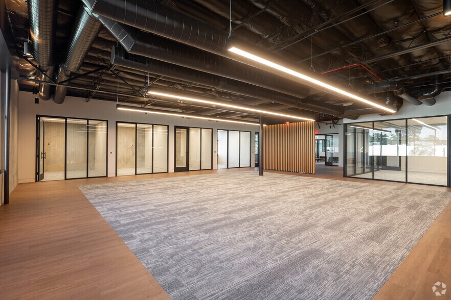 More Photos Of 200 E Baker St, Costa Mesa Loft Creative Space For Sale